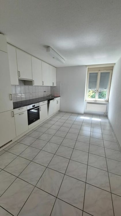 Grosse 3.5-Zimmer-Wohnung mit herrlicher Aussicht 3