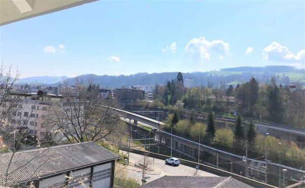 Charmante Dachwohnung direkt neben der Universität St. Gallen (HSG) 15