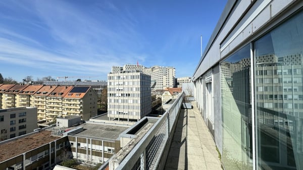 TOP Sanierte Moderne 1.5 Zimmer-Wohnung mit Fantastische Panoramaaussicht auf ganz Bern 2