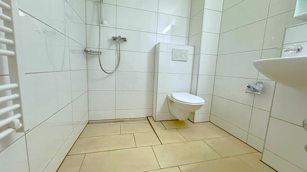 Appartement 2 chambres moderne à La Chaux-de-Fonds - Idéal pour étudiant & première occupation après rénovation complète 1