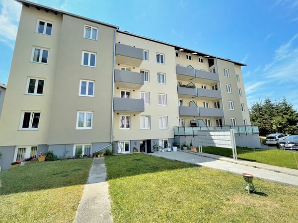 Spacieuse appartement de 3.5  pièces au calme avec balcon, place de parking et bonne accessibilité Kopie