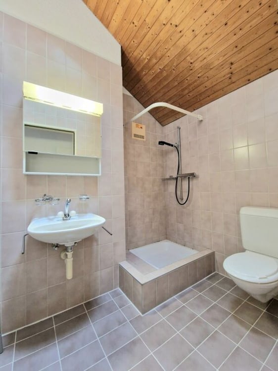 Grosse Sanierte 5.0 Maisonette Wohnung mit Balkon in einer ruhiger Lage Solothurn 8