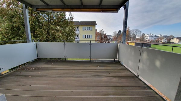 Zu vermieten: 1 Zimmerwohnung mit grossem Balkon an ruhiger Lage 4