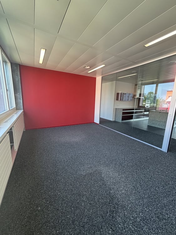 Moderne Bürofläche mit Top-Anbindung 384.2 m² im Minergie-Standard 12