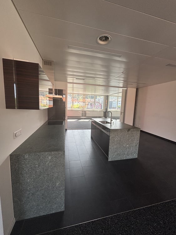 Moderne Bürofläche mit Top-Anbindung 384.2 m² im Minergie-Standard 7