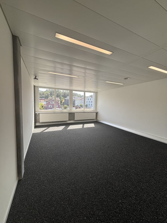 Moderne Bürofläche mit Top-Anbindung 384.2 m² im Minergie-Standard 13