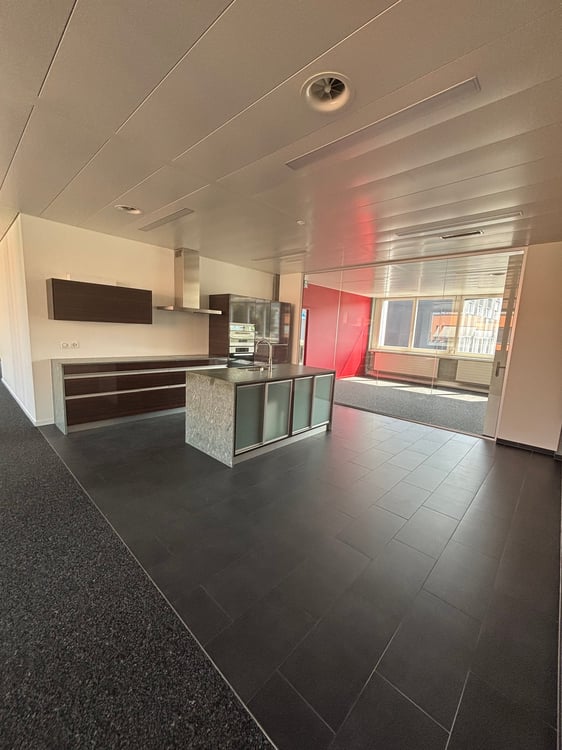 Moderne Bürofläche mit Top-Anbindung – 470.2 m² im Minergie®-Standard 12