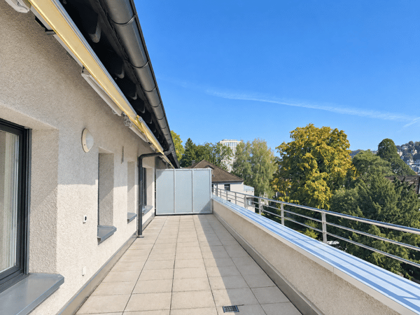 Grosszügige 4.5-Zimmer-Maisonette-Wohnung am Rosenberg 11