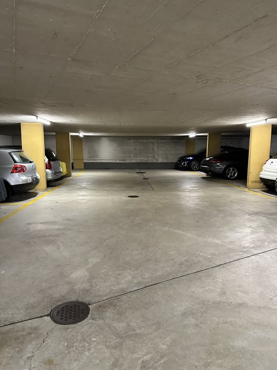 Einstellplatz nähe Bahnhof Oerlikon 3