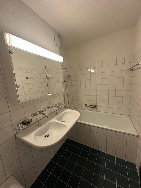 Charmante Wohnung im Herzen von Wolfhausen 8