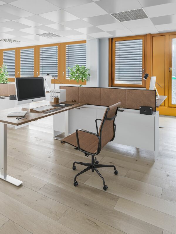 Surface de 60 m² à la Route Suisse 7 - Un espace fonctionnel et accessible pour vos projets professionnels