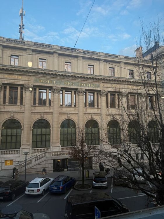Bureaux rénovés - Emplacement stratégique au coeur de Genève 1