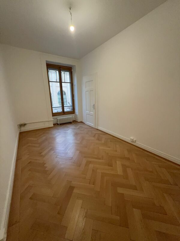 Bureaux rénovés - Emplacement stratégique au coeur de Genève