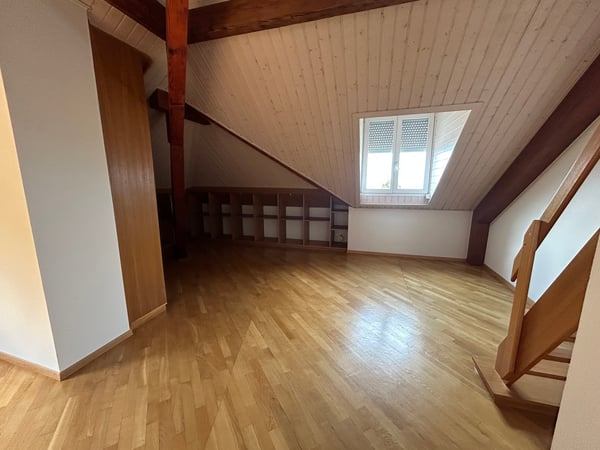 Appartement de caractère de 2,5 pièces en duplex au 4ème étage 3
