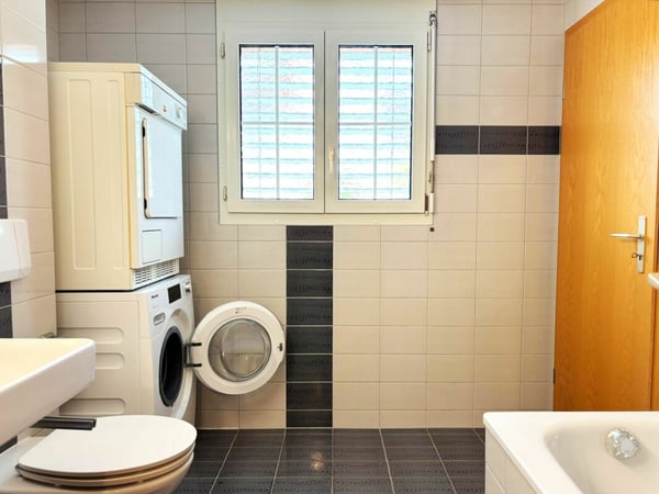 Grosszügige 5.5-Zimmerwohnung in ruhiger, grüner Wohnlage 9