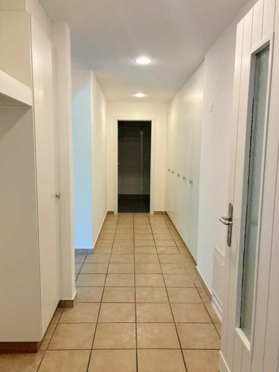 Grosszügiges 3.5-Zimmer-Einfamilienhaus mit 2.5-Zimmer-Einliegerwohnung, riesiger Garage und sonniger Gartenanlage 15