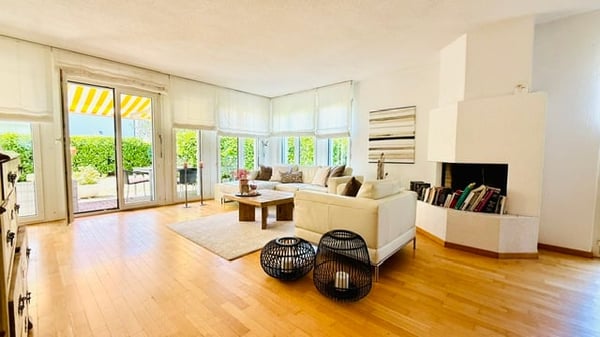 Charmantes 5.5-Zimmer-Einfamilienhaus in Niederhasli 1
