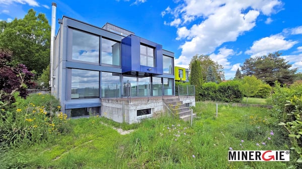 Modernes Einfamilienhaus mit viel Wohnraum und Weitsicht