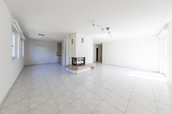 Charmante 4.5-Zimmer-Wohnung mit Kamin und Balkon in Freienstein-Teufen 3