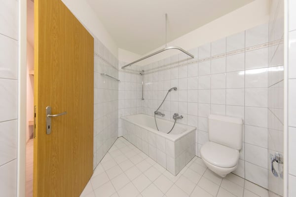 Charmante 4.5-Zimmer-Wohnung mit Kamin und Balkon in Freienstein-Teufen 7