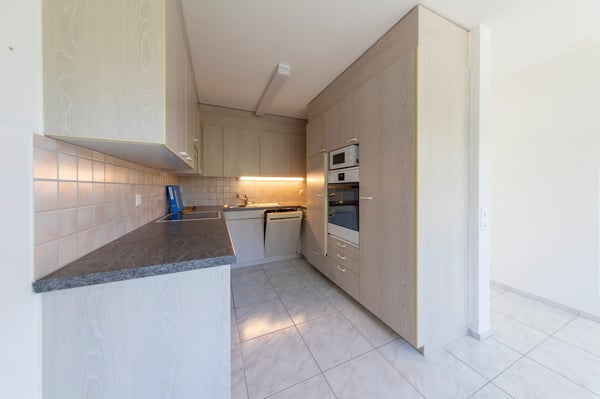Charmante 4.5-Zimmer-Wohnung mit Kamin und Balkon in Freienstein-Teufen 4