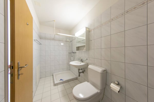 Charmante 4.5-Zimmer-Wohnung mit Kamin und Balkon in Freienstein-Teufen 8