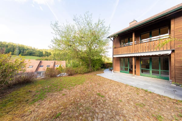 Charmantes 3.5-Zimmer-Zweifamilienhaus in Embrach 3