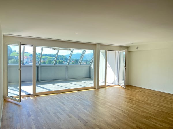 3.5-Zimmer-Wohnng mit grosser Terrasse / Wintergarten und herrlichem Ausblick 5