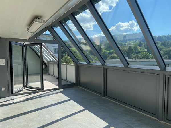 3.5-Zimmer-Wohnng mit grosser Terrasse / Wintergarten und herrlichem Ausblick 12