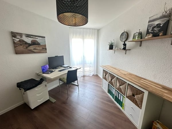grosszügiges Einfamilienhaus mit Umschwung an ruhiger Wohnlage 7