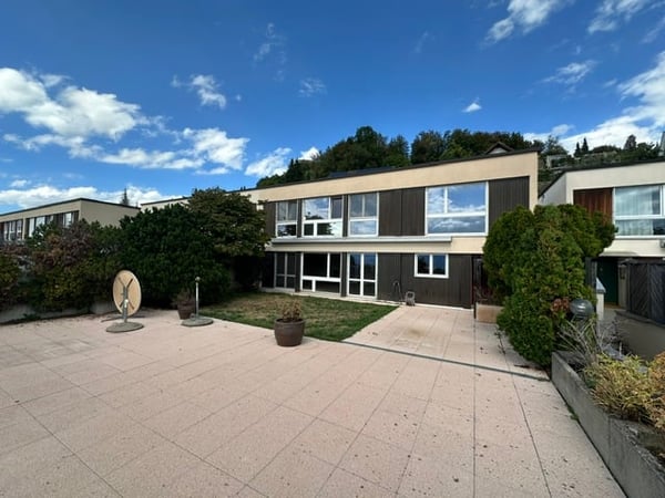 Charmantes 5.5-Zimmer-Terrassenhaus mit traumhafter Aussicht 2