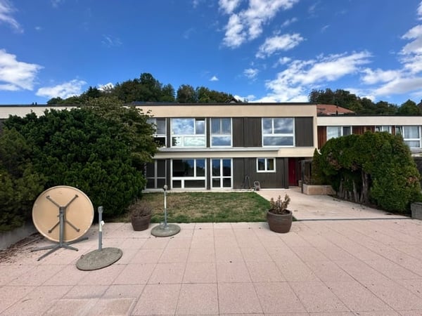Charmantes 5.5-Zimmer-Terrassenhaus mit traumhafter Aussicht 1