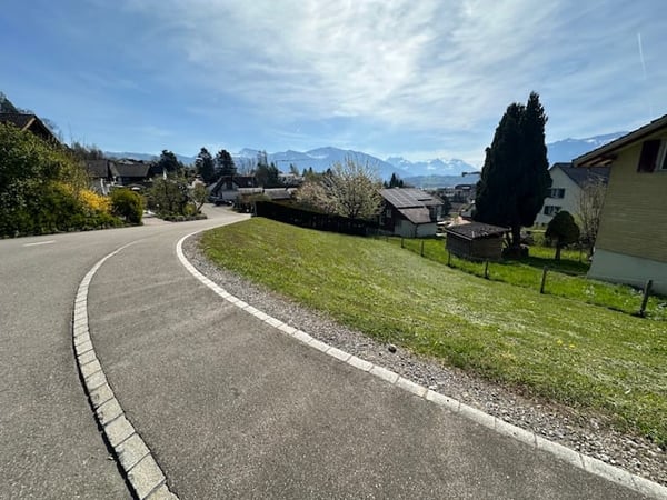 attraktives Bauland an Südhanglage mit Aus- und Fernsicht im Baurecht 3