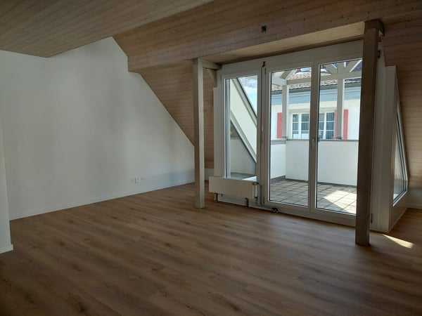 Grosszügige Maisonettewohnung mit Galerie im Herzen von Eschenbach 2