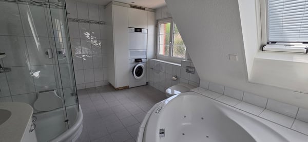Maisonette mit Seesicht, privatem Garten und einzigartigem Wohnatelier inkl. Garage 32
