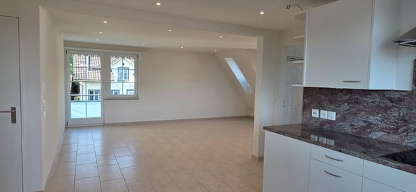 Maisonette mit Seesicht, privatem Garten und einzigartigem Wohnatelier inkl. Garage 22