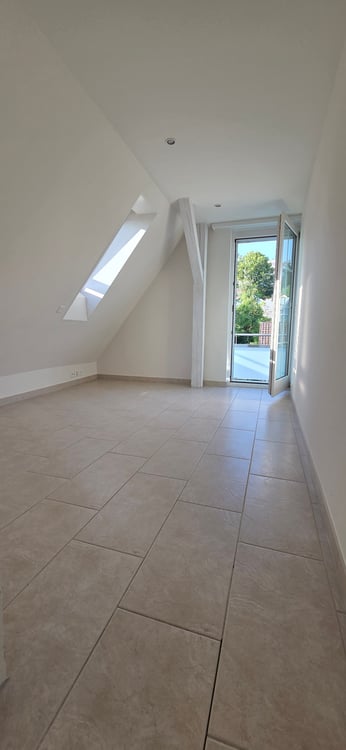 Maisonette mit Seesicht, privatem Garten und einzigartigem Wohnatelier inkl. Garage 6