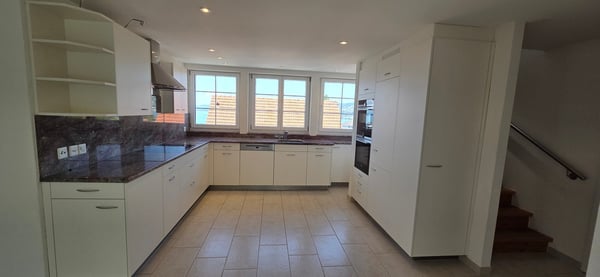 Maisonette mit Seesicht, privatem Garten und einzigartigem Wohnatelier inkl. Garage 25