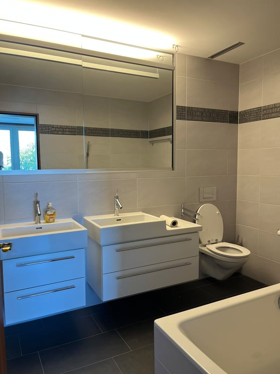 Helle 4.5-Zimmer-Wohnung mit Seesicht an der Seestrasse in Horgen 11
