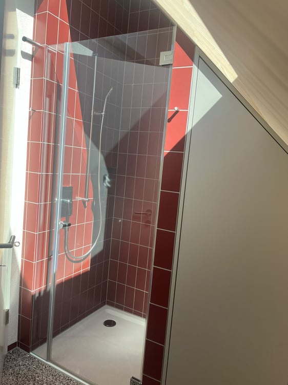 Moderne 3.5-Zimmer-Neubauwohnung im 2.OG mit Galerie im Hirzel – ab Oktober 2026 verfügbar 8