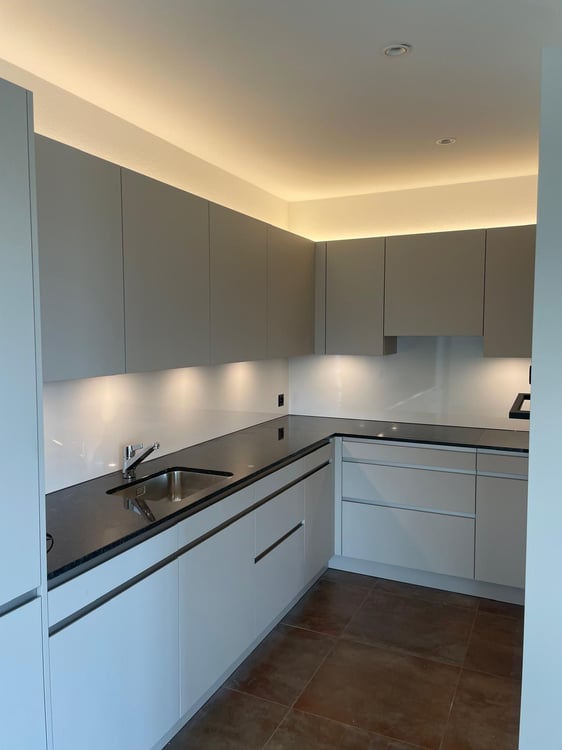 Moderne 4.5-Zimmer-Dachwohnung mit Balkon in Wil 2