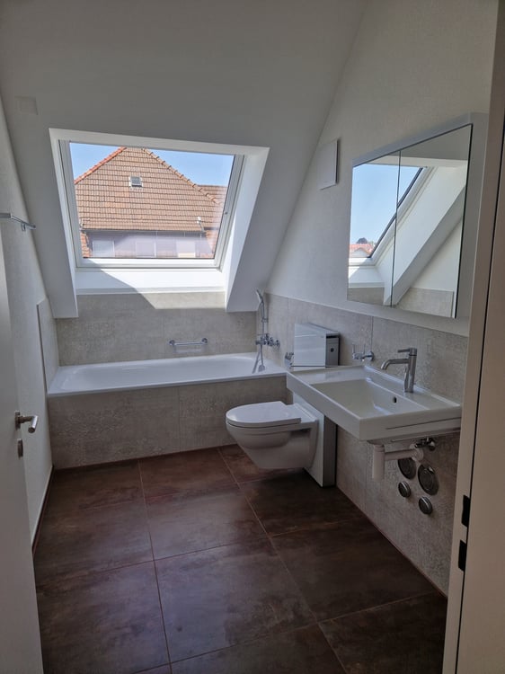 Moderne 4.5-Zimmer-Dachwohnung mit Balkon in Wil 3