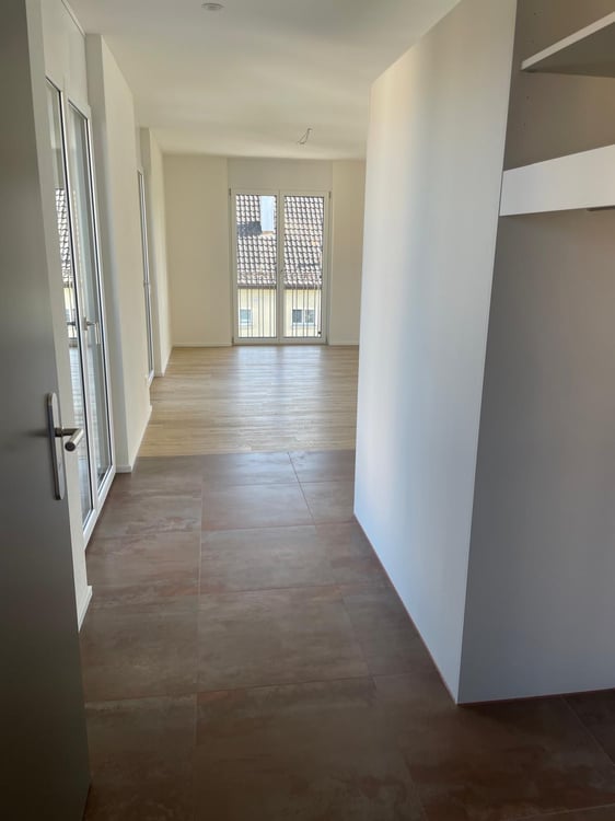 Moderne 4.5-Zimmer-Dachwohnung mit Balkon in Wil 5