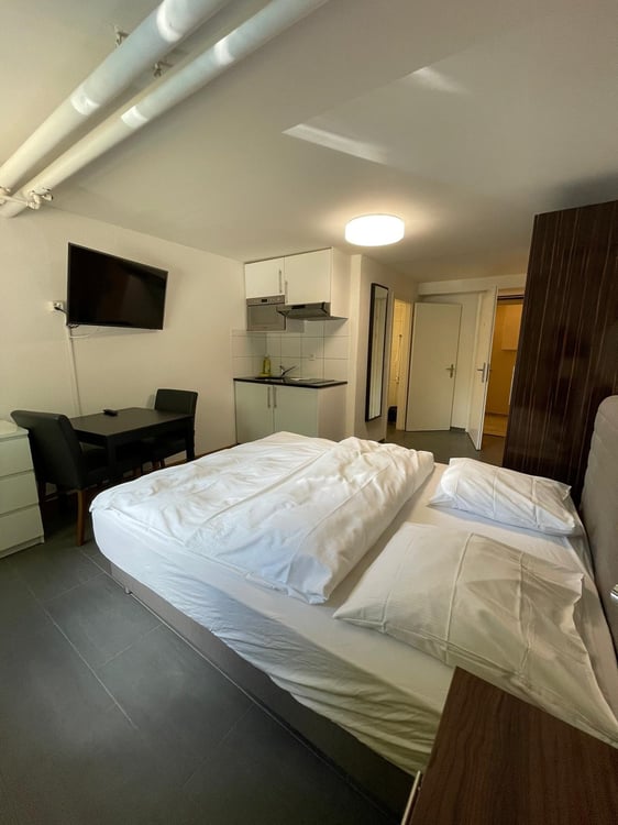 Basement Studio Nähe Flughafen 1