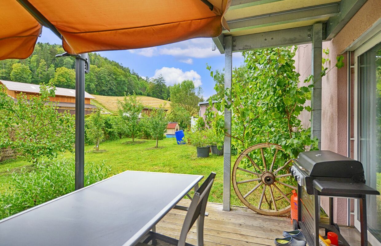 Maison unifamiliale et bifamiliale sur un grand terrain pour usage personnel ou comme objet de rendement copie