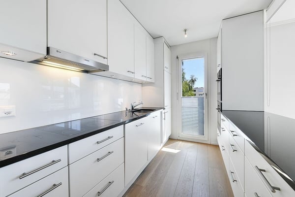 3.5-Zi. Wohnung mit Loggia an zentrumsnaher Lage 3
