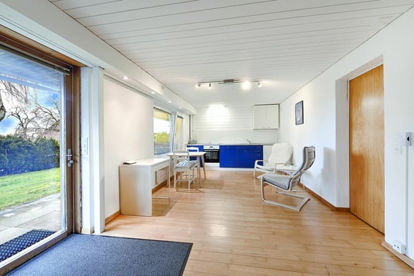 8.5-Zimmer Einfamilienhaus mit Einliegerwohnung in Rumlikon 11