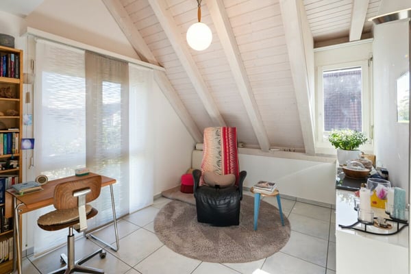 5.5-Zimmer Dreigeschoss-Maisonettewohnung an ruhiger, familienfreundlicher Lage in Gossau ZH 9