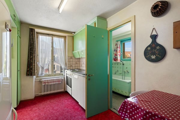 Mehrfamilienhaus mit Nebengebäude und Garten im Zentrum von Pfäffikon 10
