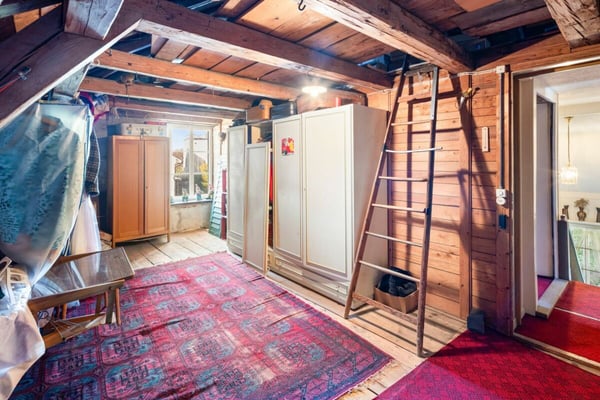 Mehrfamilienhaus mit Nebengebäude und Garten im Zentrum von Pfäffikon 13